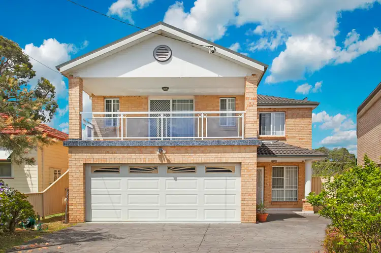 8A Treatt Avenue, Padstow NSW 2211