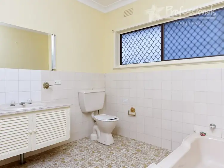 Fourth view of Homely house listing, 147 Fernleigh Road, Wagga Wagga NSW 2650