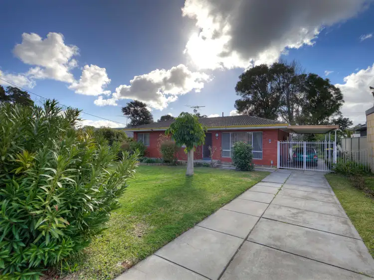 92 Sussex Road, Forrestfield WA 6058