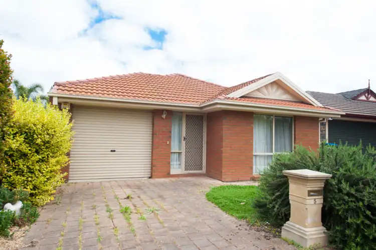 5 Montacute Drive, Oakden SA 5086