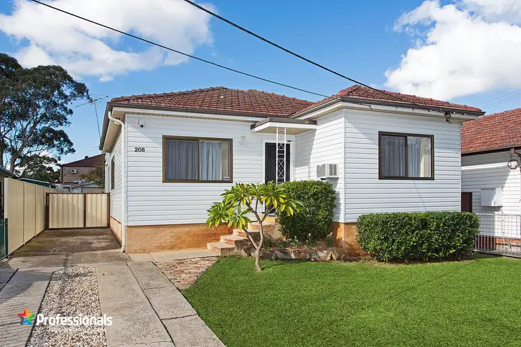 208 Horsley Road, Panania NSW 2213
