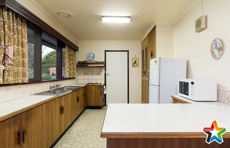 Fifth view of Homely house listing, 2 Sierra Place, Chirnside Park VIC 3116