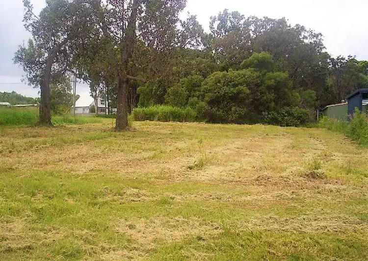 6 Alexander Street, Macleay Island QLD 4184
