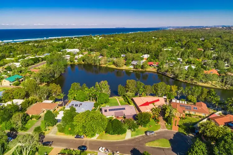 8 Barkala Court, Ocean Shores NSW 2483