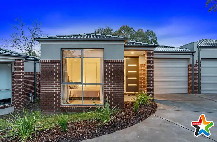 2 Cedar Close, Mooroolbark VIC 3138