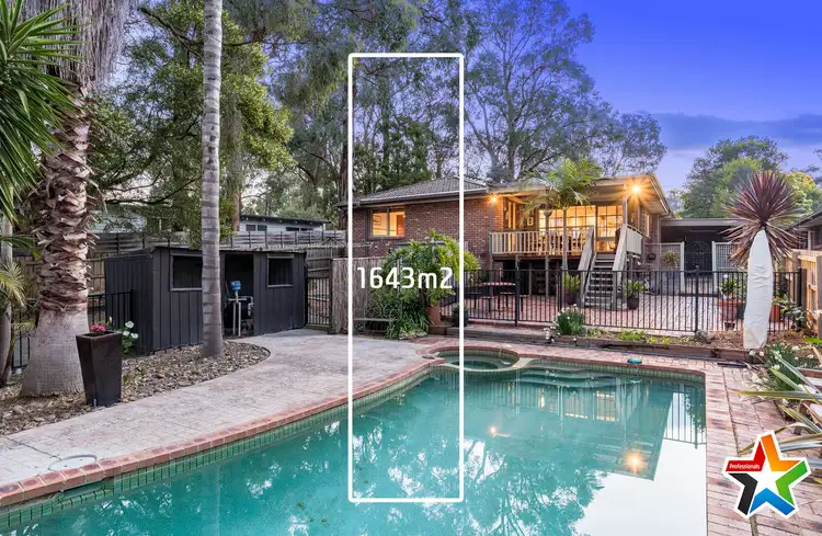 18 Buckmaster Drive, Mount Evelyn VIC 3796