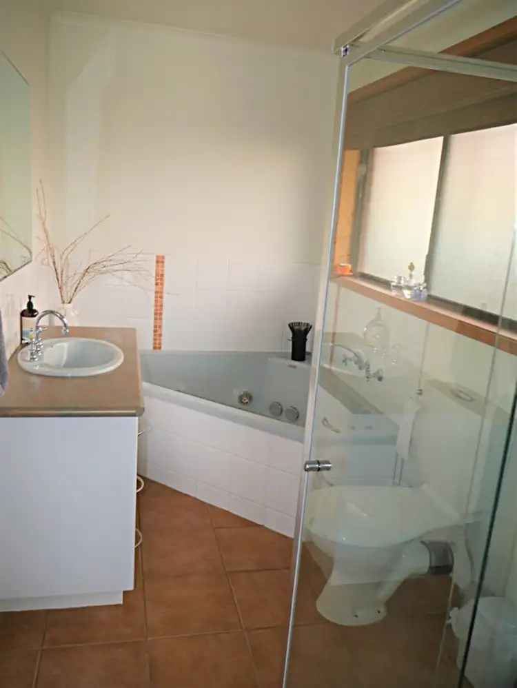 Fifth view of Homely house listing, 9 Handley Court, Shepparton VIC 3630