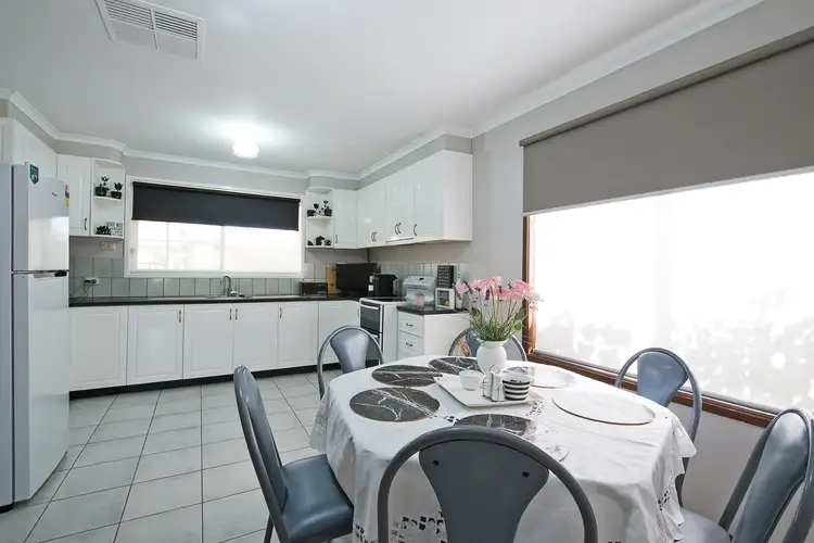20 Domaille Crescent, Swan Hill VIC 3585