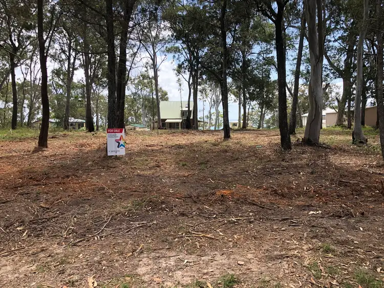 15 High Central Road, Macleay Island QLD 4184