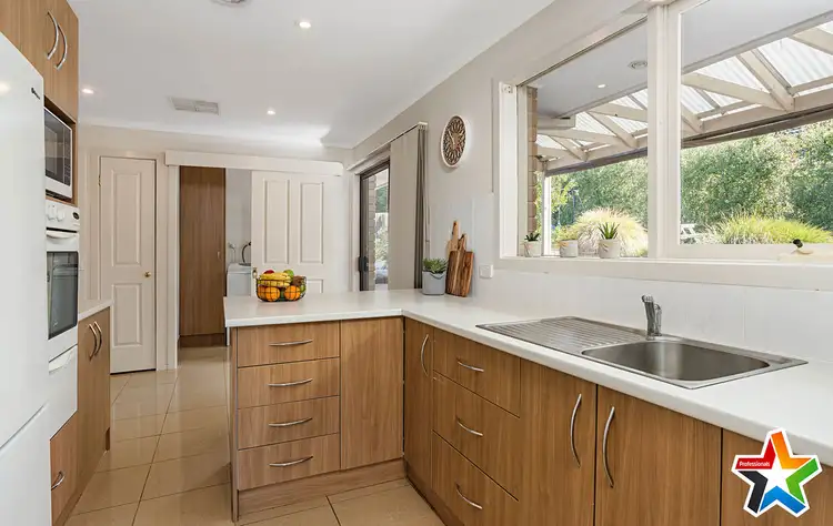 Fifth view of Homely house listing, 7 Quest Court, Mooroolbark VIC 3138