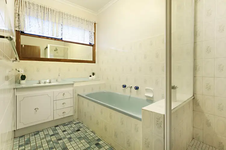 Seventh view of Homely house listing, 1 Talbot Close, Keilor Downs VIC 3038