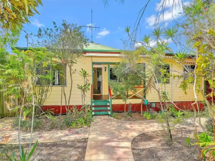 11 Holmedale Street, Oxley QLD 4075