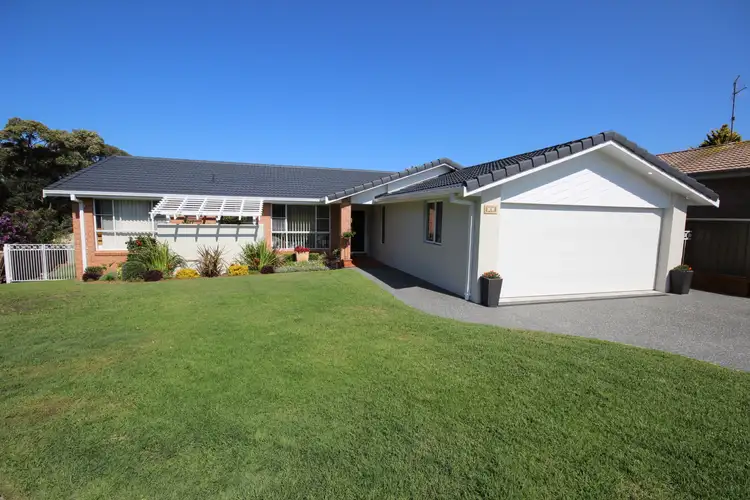 8 Lutea Place, Forster NSW 2428