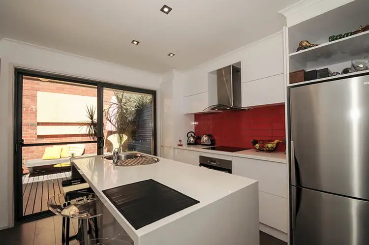 2/47 Wembley Avenue, Yarraville VIC 3013