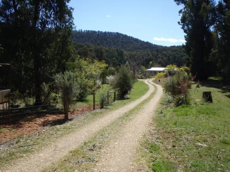 6 Aubrey Cuzens Drive, Marysville VIC 3779