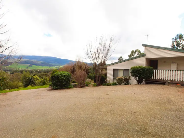 12 Gwinganna Place, Buxton VIC 3711