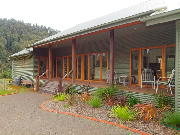 8 Aubrey Cuzens Drive, Marysville VIC 3779