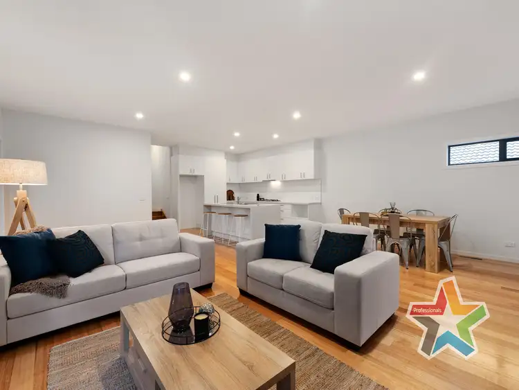 Sixth view of Homely house listing, 33a Lemongrove Crescent, Croydon Hills VIC 3136