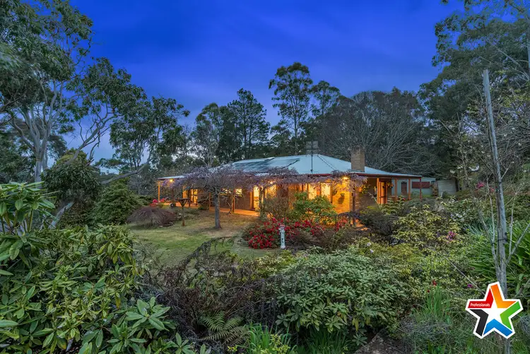 16 Carters Lane, Seville VIC 3139