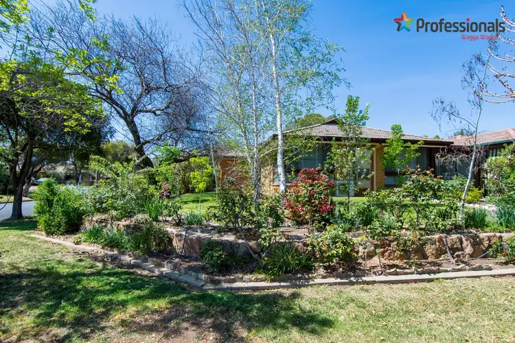 1 Nyrang Street, Tolland NSW 2650