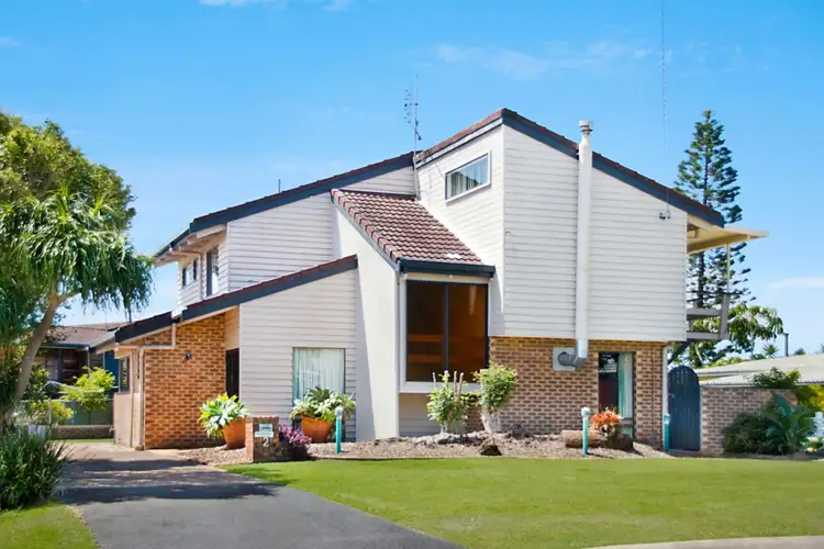 2 Elanora Avenue, Pottsville NSW 2489