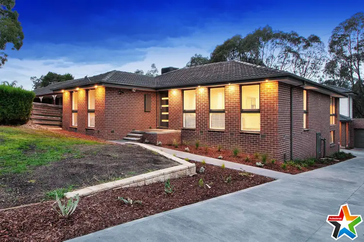 16 Nambour Drive, Mooroolbark VIC 3138