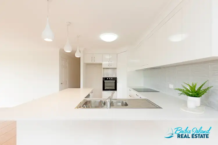 Fifth view of Homely unit listing, 2/3 Headsail Drive, Banksia Beach QLD 4507