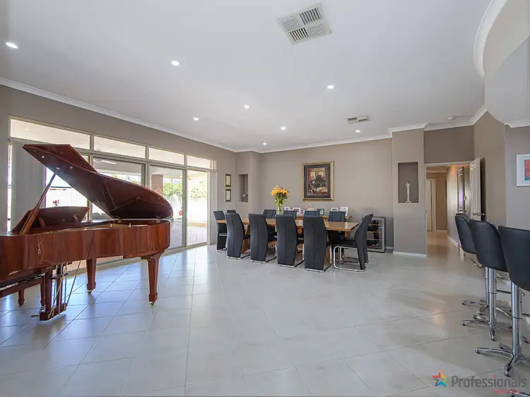 3 Gallagher Way, Wattle Grove WA 6107