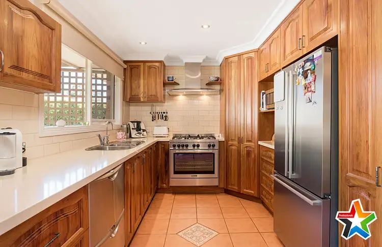 Fourth view of Homely house listing, 1 Helen Close, Yarra Glen VIC 3775