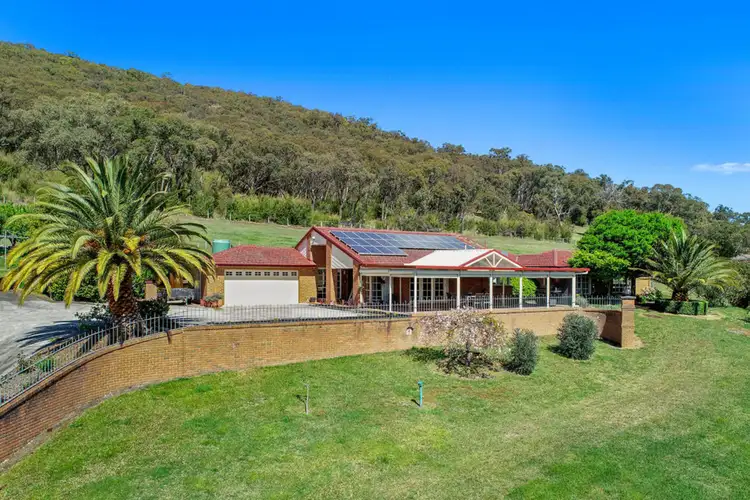 105 Gardenhill Road, Launching Place VIC 3139