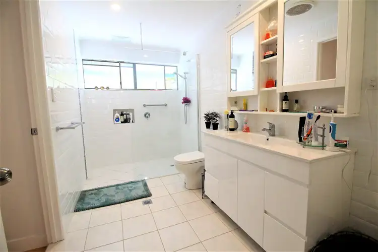 25 Orion Street, Macleay Island QLD 4184