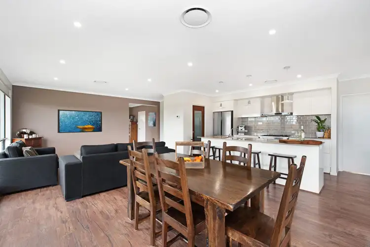 Third view of Homely house listing, 4 Vantage Court, Bolwarra NSW 2320