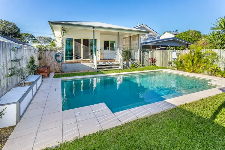 24 Ashford Street, Shorncliffe QLD 4017