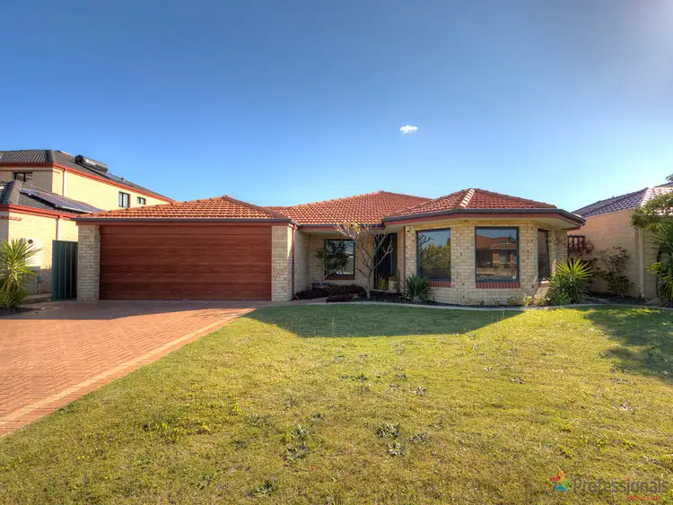 11 Excalibur Chase, Wattle Grove WA 6107