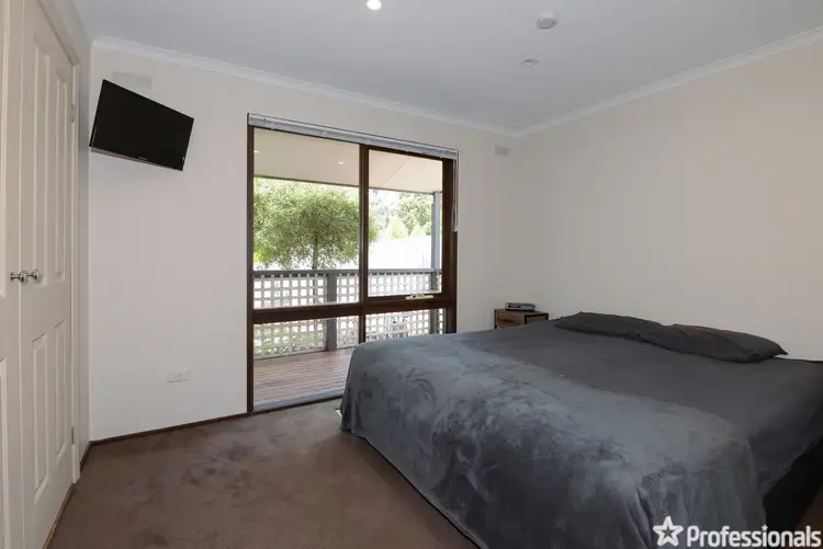Seventh view of Homely house listing, 8 Ridge Court, Launching Place VIC 3139