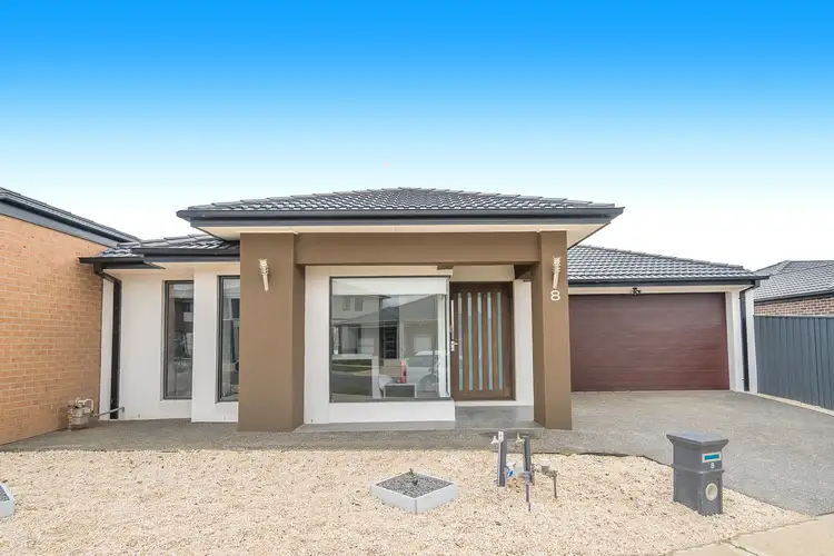 8 Kenora Way, Mickleham VIC 3064