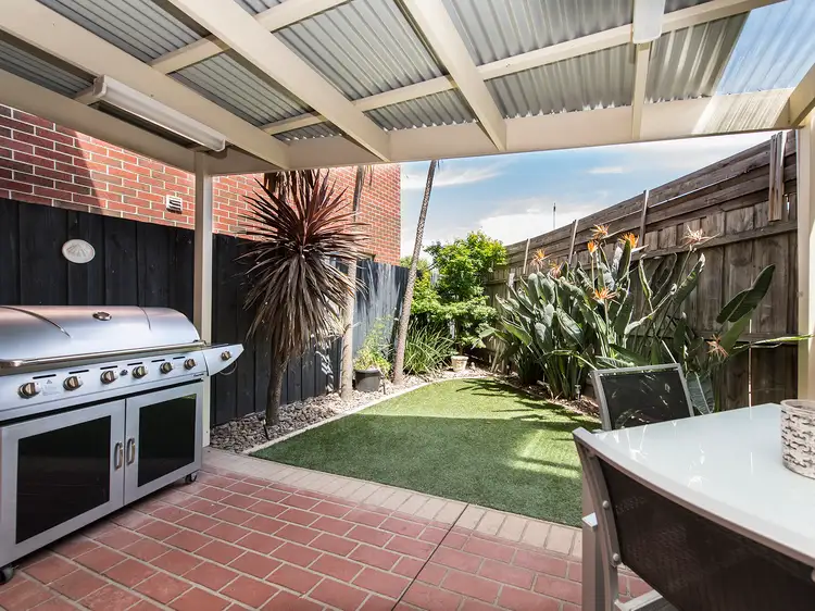 2/8 Edgar Street, Kingsville VIC 3012