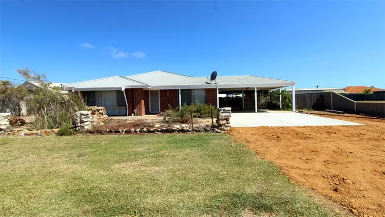 32 Illyarrie Street, Leeman WA 6514