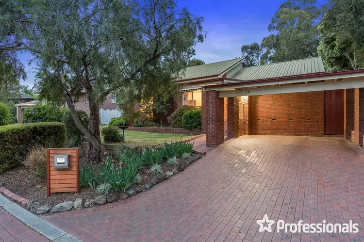 17 Graneby Rise, Mount Evelyn VIC 3796