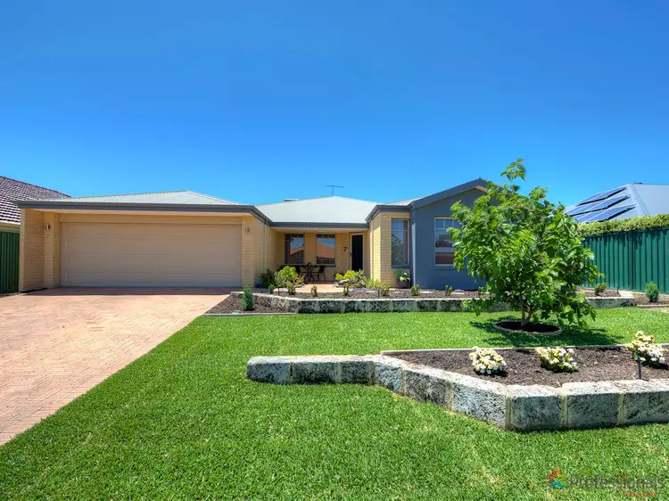 7 Menangal Way, Forrestfield WA 6058