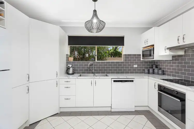 2/879 Henry Lawson Drive, Picnic Point NSW 2213