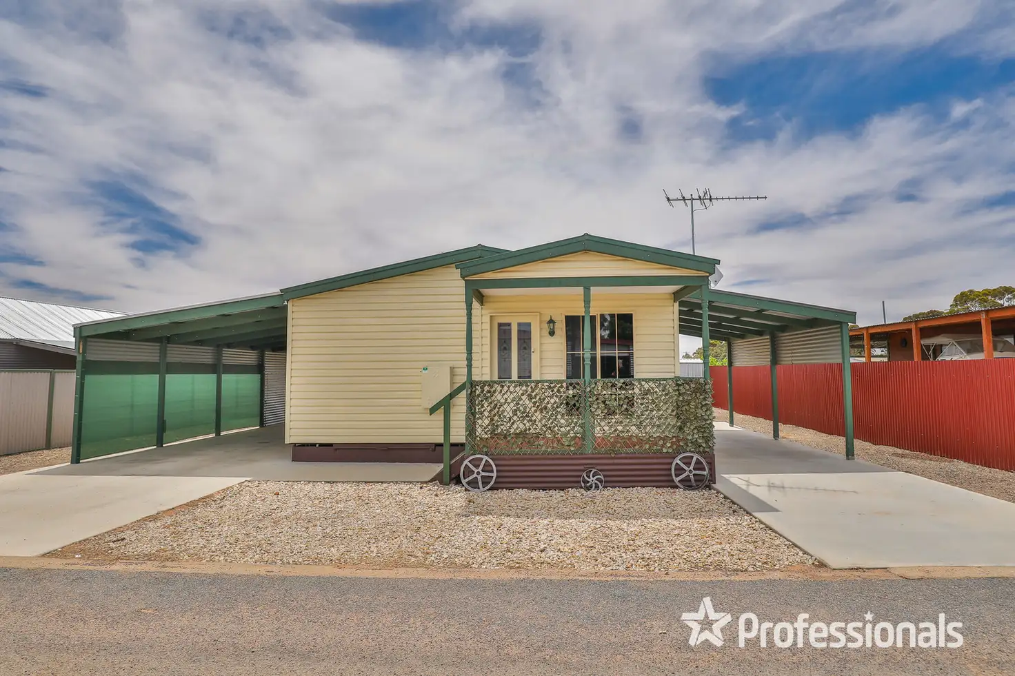 Main view of Homely unit listing, Cabin 8/498 Sturt Highway, Mildura VIC 3500