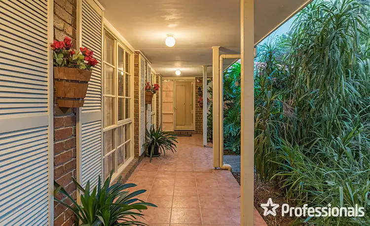 Second view of Homely house listing, 2 Dinsdale Court, Mooroolbark VIC 3138