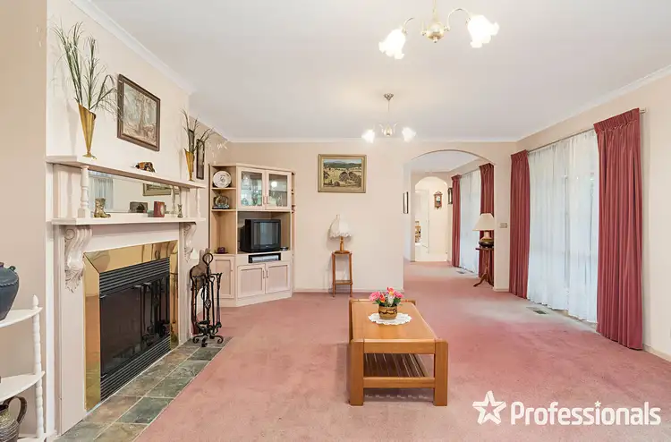 Third view of Homely house listing, 2 Dinsdale Court, Mooroolbark VIC 3138