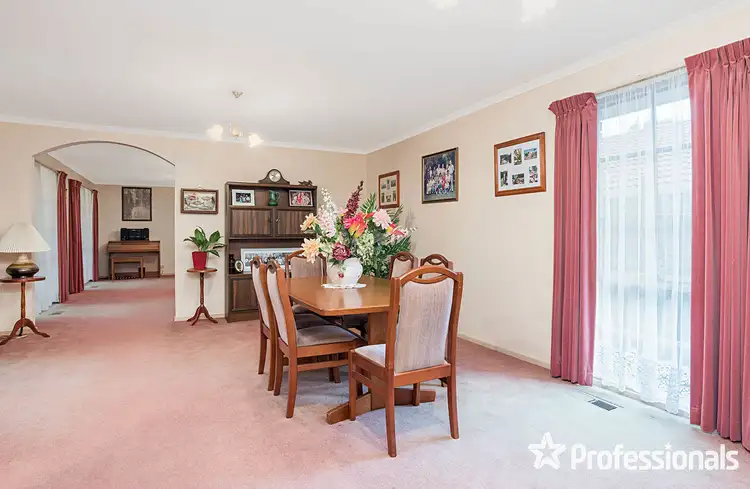 Fourth view of Homely house listing, 2 Dinsdale Court, Mooroolbark VIC 3138