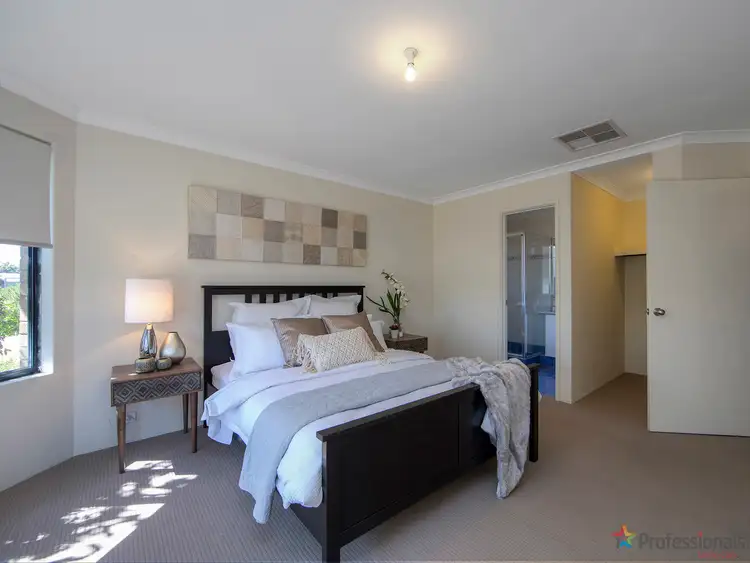 Fifth view of Homely house listing, 7 Excalibur Chase, Wattle Grove WA 6107