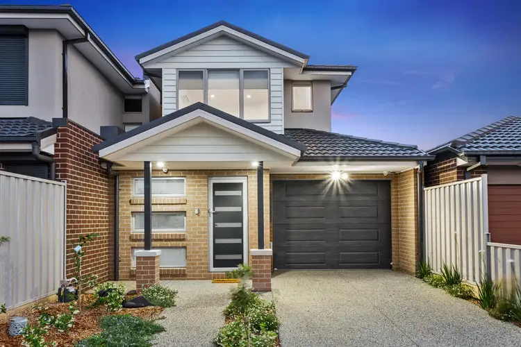 2/3 Springlands Crescent, Fraser Rise VIC 3336