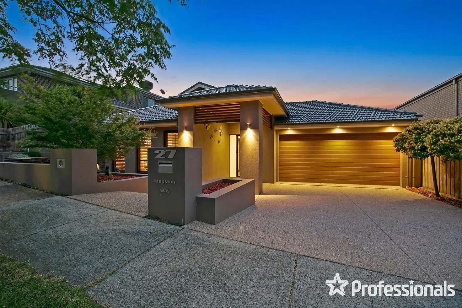 Main view of Homely house listing, 27 Kingston Way, Mooroolbark VIC 3138