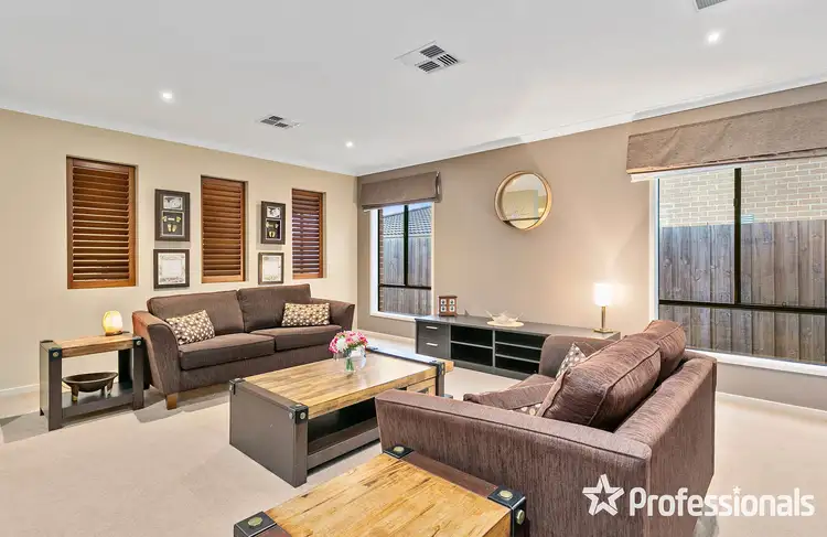Second view of Homely house listing, 27 Kingston Way, Mooroolbark VIC 3138