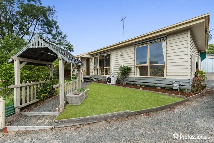 5 Barbara Grove, Woori Yallock VIC 3139